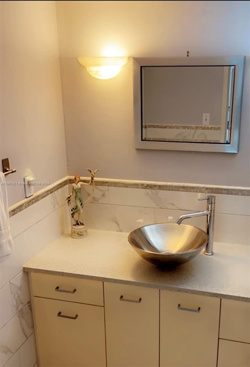 1865 79th St Cswy 7I, North Bay Village, Florida 33141, 1 Bedroom Bedrooms, ,1 BathroomBathrooms,Residential,For Sale,1865 79th St Cswy 7I,A11561321