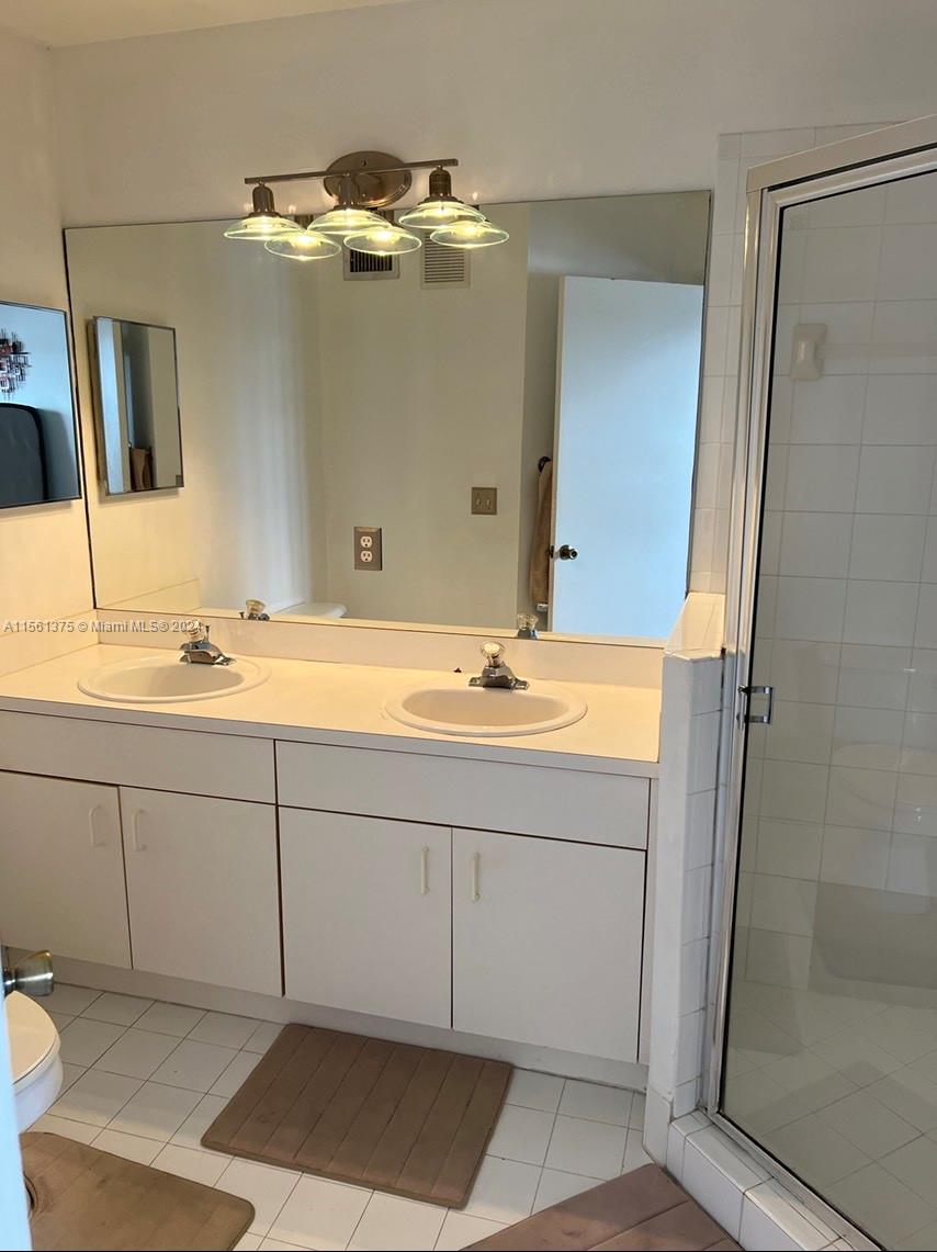 Pembroke Pines, Florida 33025, 2 Bedrooms Bedrooms, ,2 BathroomsBathrooms,Residentiallease,For Rent,A11561375