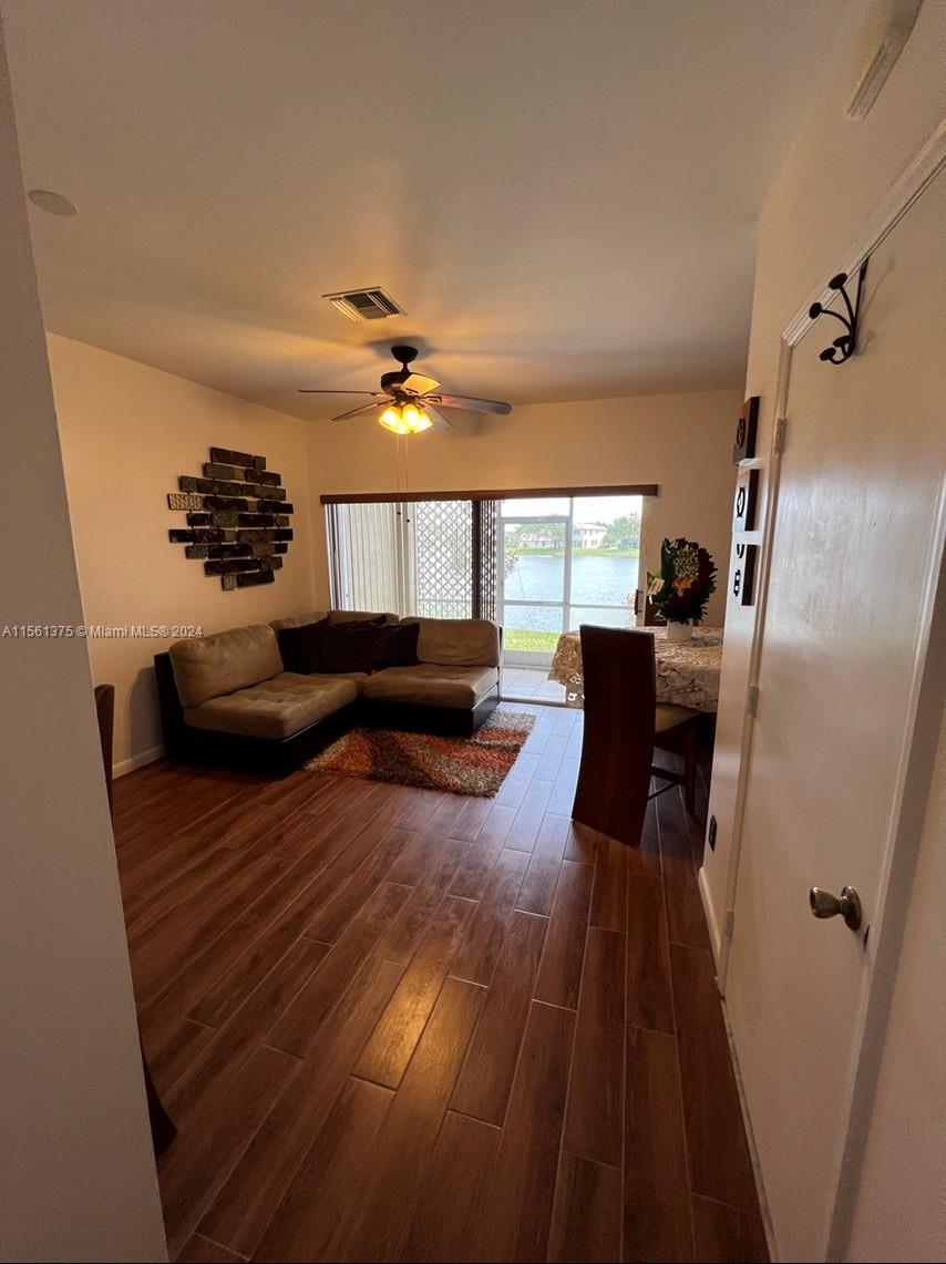 Pembroke Pines, Florida 33025, 2 Bedrooms Bedrooms, ,2 BathroomsBathrooms,Residentiallease,For Rent,A11561375