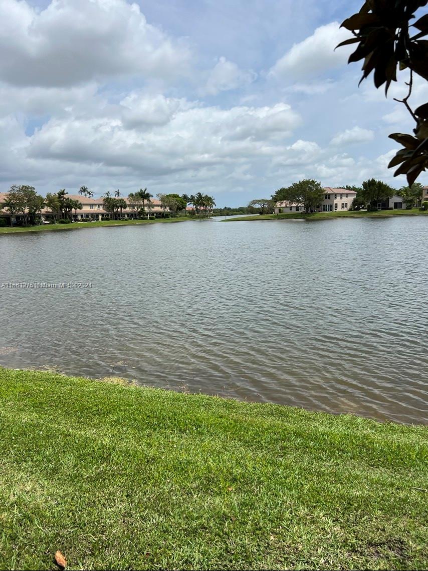 Pembroke Pines, Florida 33025, 2 Bedrooms Bedrooms, ,2 BathroomsBathrooms,Residentiallease,For Rent,A11561375