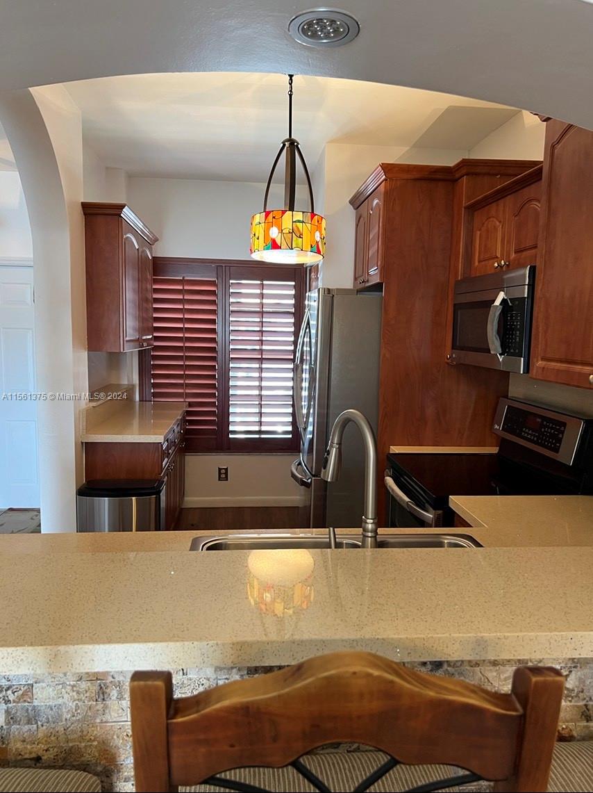 Pembroke Pines, Florida 33025, 2 Bedrooms Bedrooms, ,2 BathroomsBathrooms,Residentiallease,For Rent,A11561375