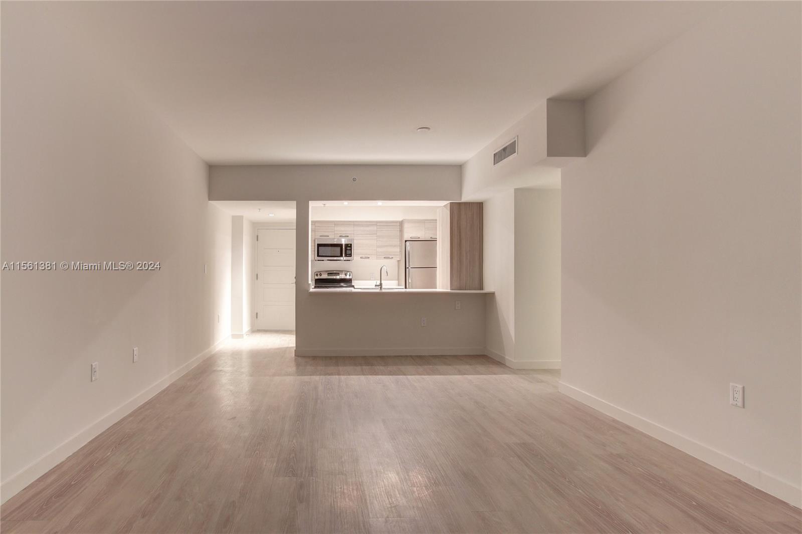 1756 N Bayshore Dr 17G, Miami, Florida 33132, 2 Bedrooms Bedrooms, ,2 BathroomsBathrooms,Residentiallease,For Rent,1756 N Bayshore Dr 17G,A11561381