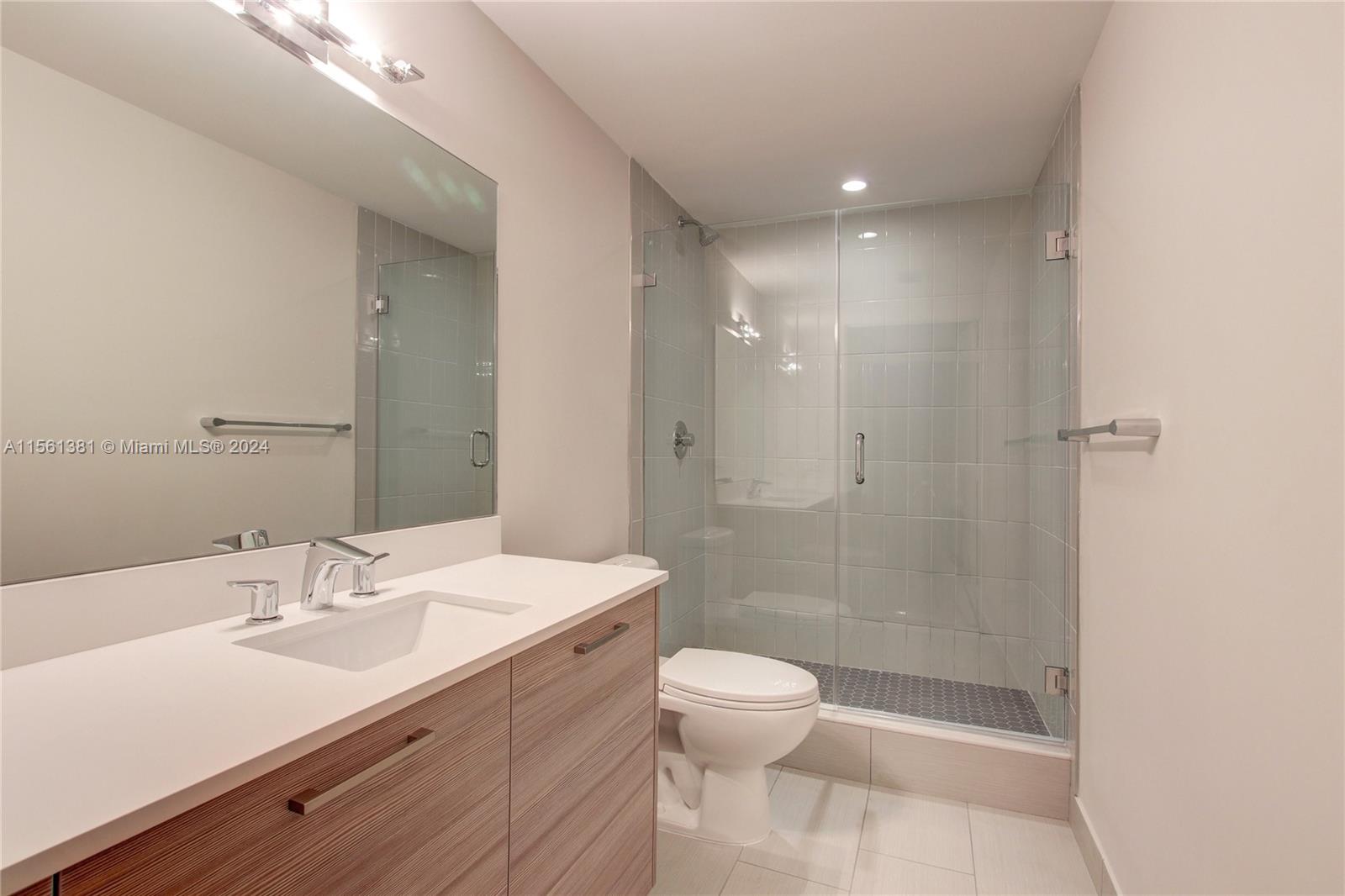 1756 N Bayshore Dr 17G, Miami, Florida 33132, 2 Bedrooms Bedrooms, ,2 BathroomsBathrooms,Residentiallease,For Rent,1756 N Bayshore Dr 17G,A11561381