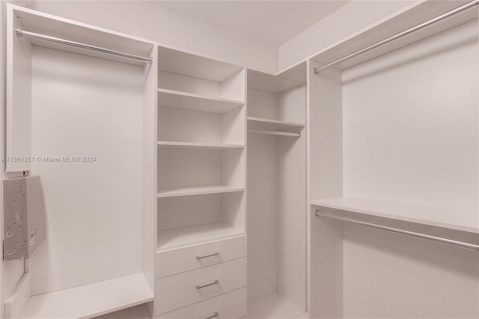 1756 N Bayshore Dr 17G, Miami, Florida 33132, 2 Bedrooms Bedrooms, ,2 BathroomsBathrooms,Residentiallease,For Rent,1756 N Bayshore Dr 17G,A11561381