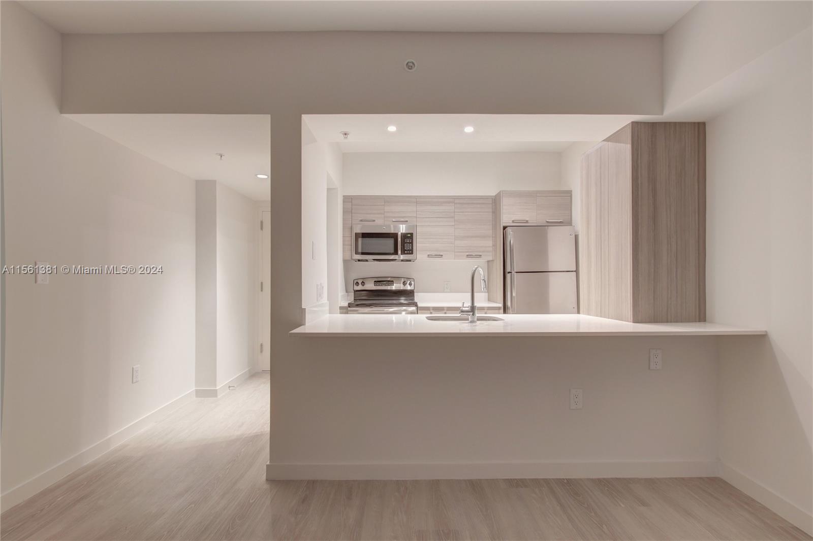 1756 N Bayshore Dr 17G, Miami, Florida 33132, 2 Bedrooms Bedrooms, ,2 BathroomsBathrooms,Residentiallease,For Rent,1756 N Bayshore Dr 17G,A11561381