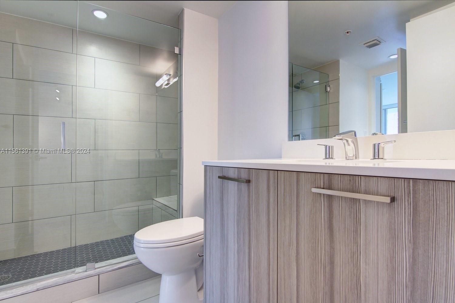 1756 N Bayshore Dr 26J, Miami, Florida 33132, 1 Bedroom Bedrooms, ,1 BathroomBathrooms,Residentiallease,For Rent,1756 N Bayshore Dr 26J,A11561391