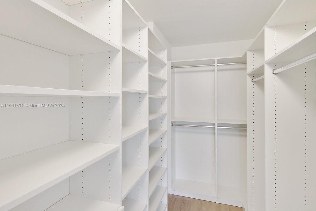 1756 N Bayshore Dr 26J, Miami, Florida 33132, 1 Bedroom Bedrooms, ,1 BathroomBathrooms,Residentiallease,For Rent,1756 N Bayshore Dr 26J,A11561391