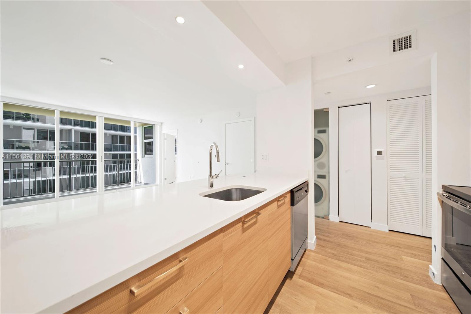 1756 N Bayshore Dr 26J, Miami, Florida 33132, 1 Bedroom Bedrooms, ,1 BathroomBathrooms,Residentiallease,For Rent,1756 N Bayshore Dr 26J,A11561391