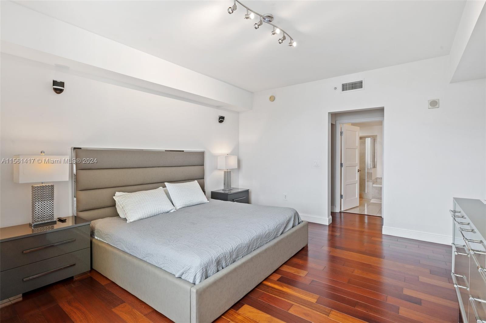 3330 NE 190th St 717, Aventura, Florida 33180, 2 Bedrooms Bedrooms, ,2 BathroomsBathrooms,Residential,For Sale,3330 NE 190th St 717,A11561417