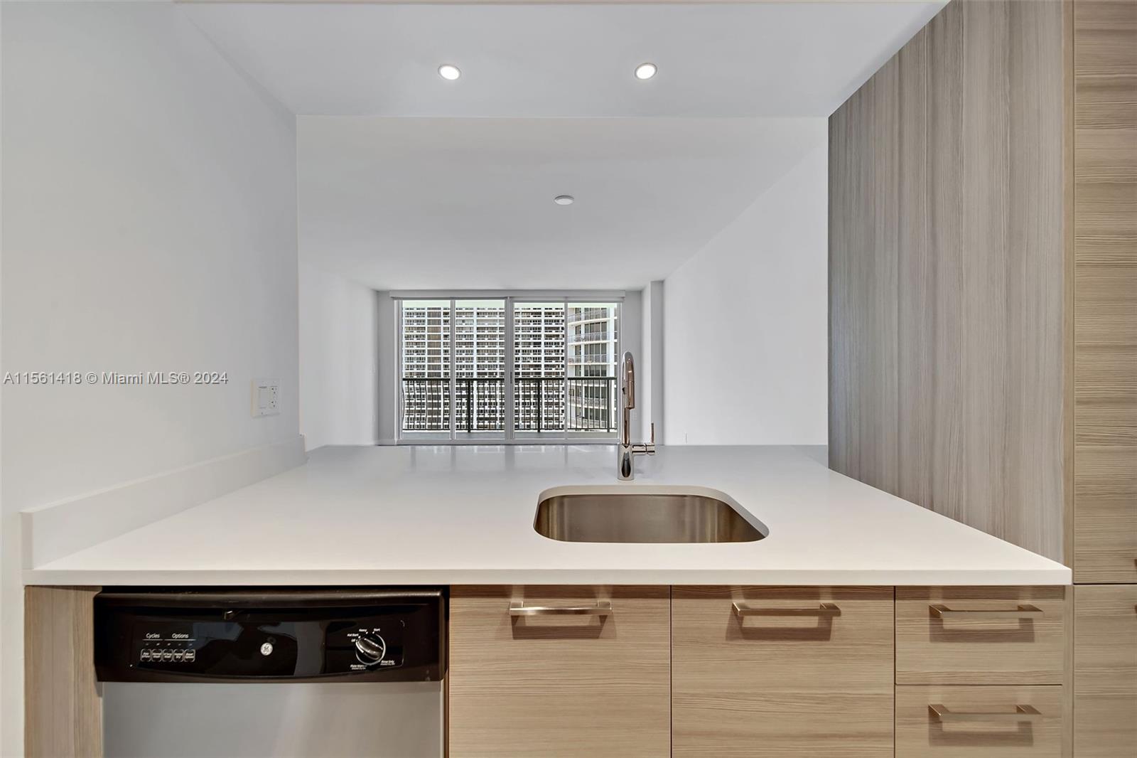 1756 N Bayshore Dr 19D, Miami, Florida 33132, 1 Bedroom Bedrooms, ,1 BathroomBathrooms,Residentiallease,For Rent,1756 N Bayshore Dr 19D,A11561418