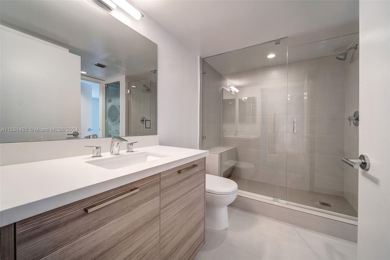 1756 N Bayshore Dr 26C, Miami, Florida 33132, 1 Bedroom Bedrooms, ,1 BathroomBathrooms,Residentiallease,For Rent,1756 N Bayshore Dr 26C,A11561421