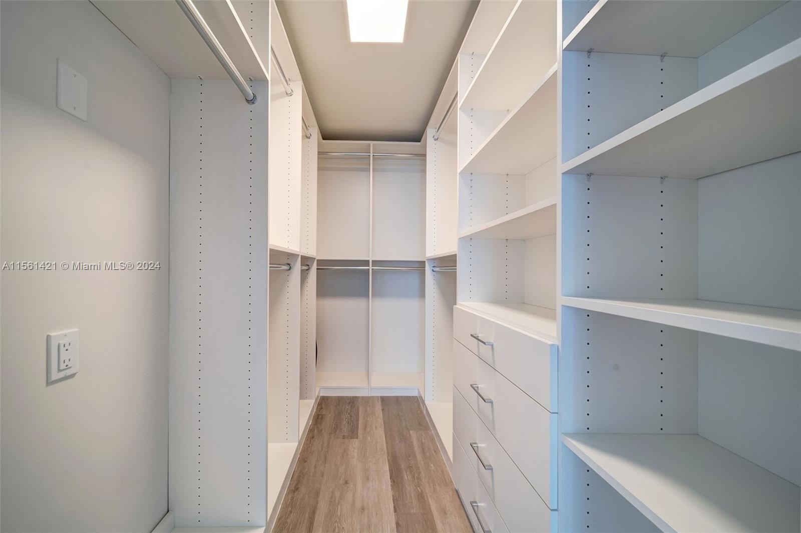 1756 N Bayshore Dr 26C, Miami, Florida 33132, 1 Bedroom Bedrooms, ,1 BathroomBathrooms,Residentiallease,For Rent,1756 N Bayshore Dr 26C,A11561421