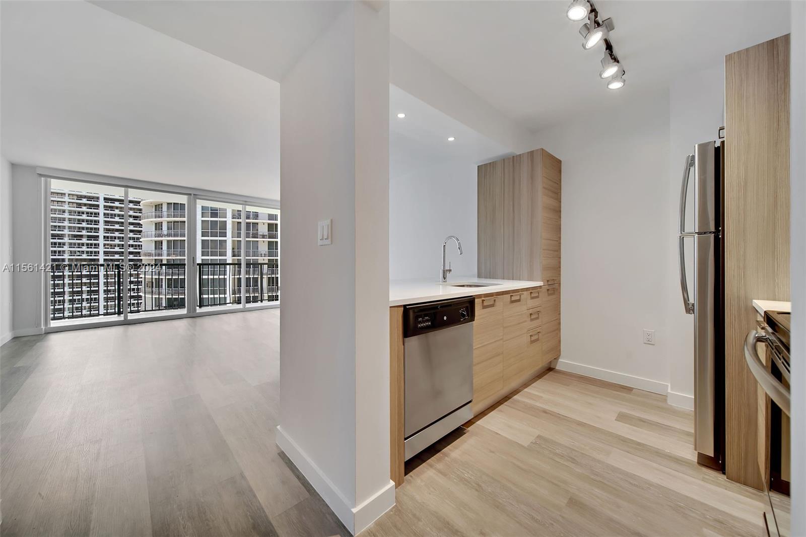 1756 N Bayshore Dr 26C, Miami, Florida 33132, 1 Bedroom Bedrooms, ,1 BathroomBathrooms,Residentiallease,For Rent,1756 N Bayshore Dr 26C,A11561421