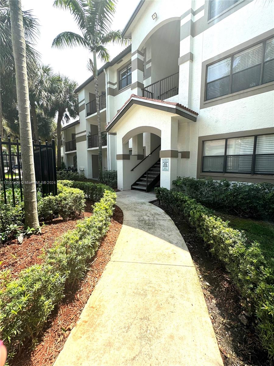 520 S Park Rd 16-12, Hollywood, Florida 33021, 1 Bedroom Bedrooms, ,1 BathroomBathrooms,Residential,For Sale,520 S Park Rd 16-12,A11561429