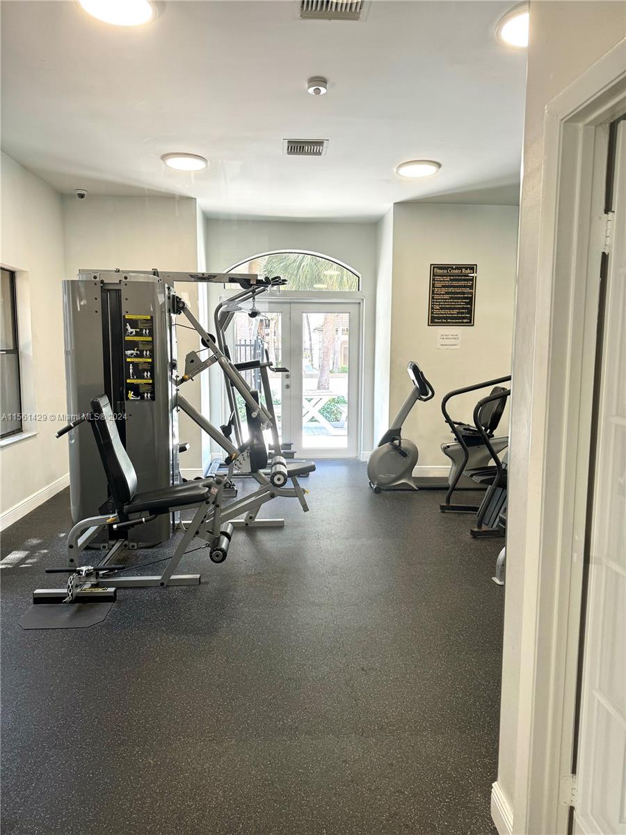 520 S Park Rd 16-12, Hollywood, Florida 33021, 1 Bedroom Bedrooms, ,1 BathroomBathrooms,Residential,For Sale,520 S Park Rd 16-12,A11561429