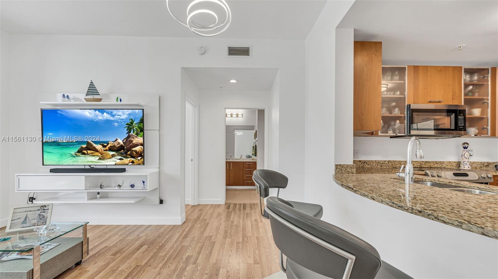 1945 S Ocean Dr 705, Hallandale Beach, Florida 33009, 1 Bedroom Bedrooms, ,1 BathroomBathrooms,Residentiallease,For Rent,1945 S Ocean Dr 705,A11561130