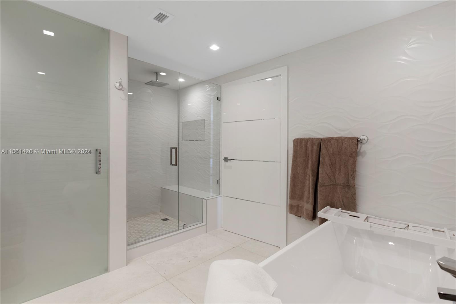 19707 Turnberry Way 20J, Aventura, Florida 33180, 3 Bedrooms Bedrooms, ,2 BathroomsBathrooms,Residentiallease,For Rent,19707 Turnberry Way 20J,A11561426