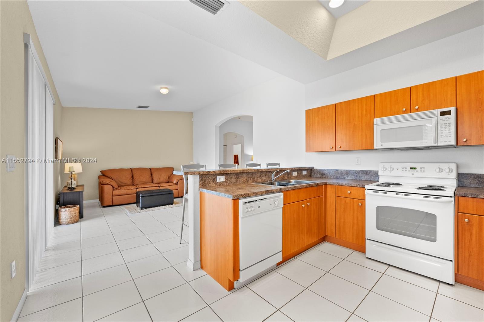 5254 SW 164th Ct, Miami, Florida 33185, 4 Bedrooms Bedrooms, ,2 BathroomsBathrooms,Residential,For Sale,5254 SW 164th Ct,A11552794