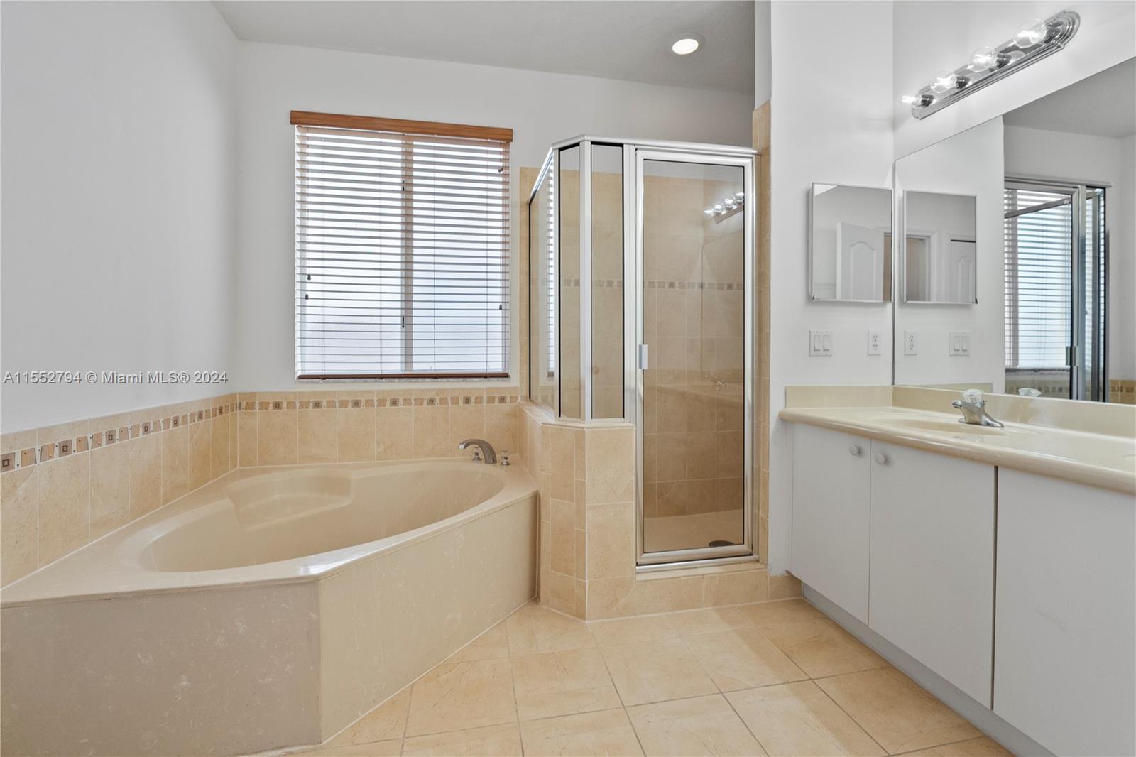 5254 SW 164th Ct, Miami, Florida 33185, 4 Bedrooms Bedrooms, ,2 BathroomsBathrooms,Residential,For Sale,5254 SW 164th Ct,A11552794