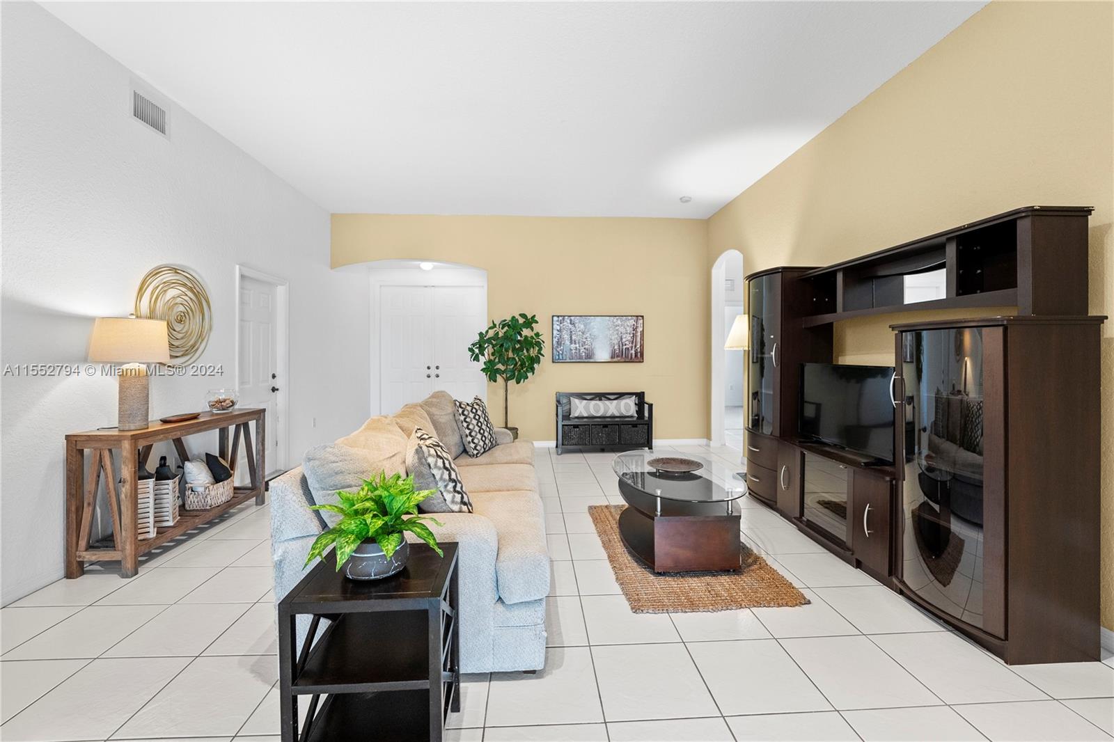 5254 SW 164th Ct, Miami, Florida 33185, 4 Bedrooms Bedrooms, ,2 BathroomsBathrooms,Residential,For Sale,5254 SW 164th Ct,A11552794