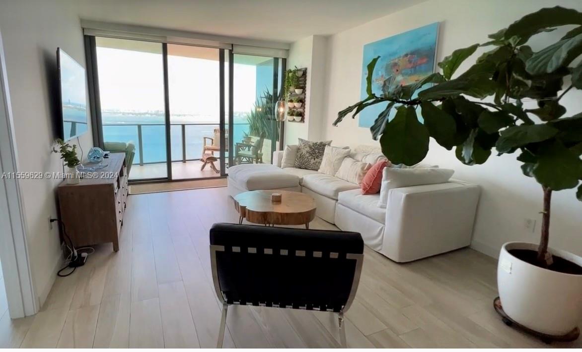 460 NE 28th St 3405, Miami, Florida 33137, 2 Bedrooms Bedrooms, ,2 BathroomsBathrooms,Residentiallease,For Rent,460 NE 28th St 3405,A11559629