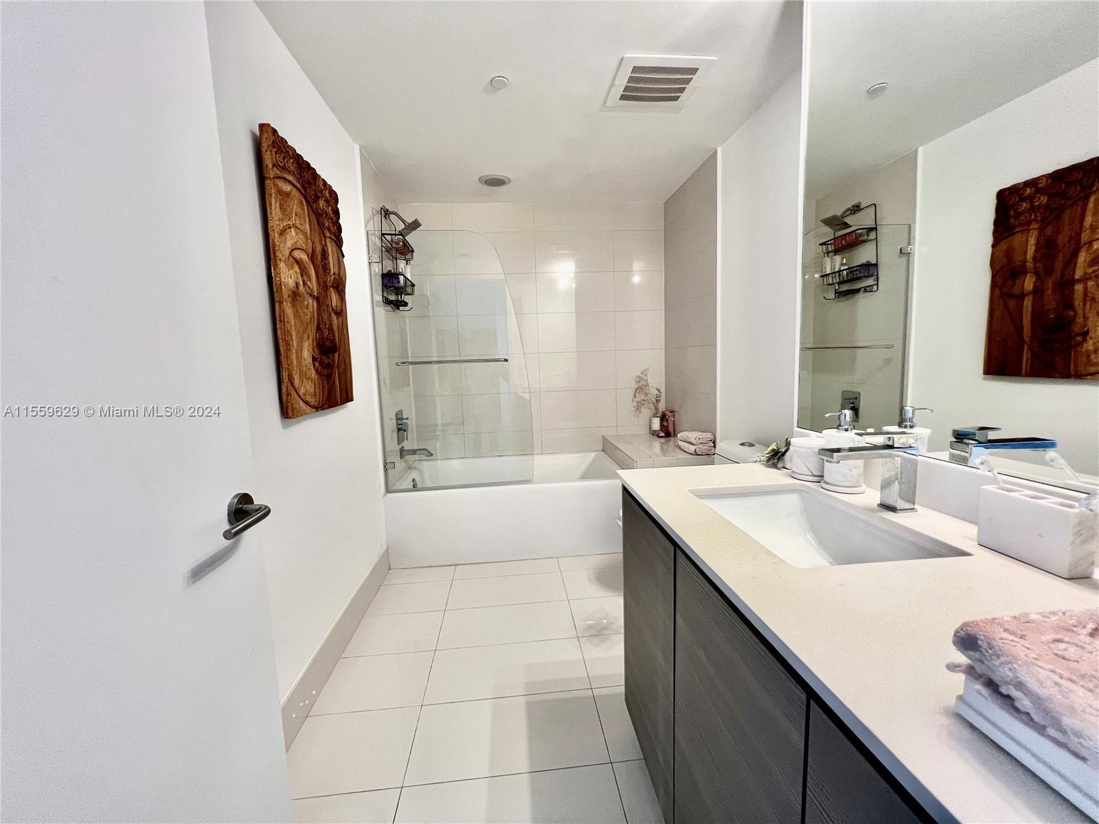 460 NE 28th St 3405, Miami, Florida 33137, 2 Bedrooms Bedrooms, ,2 BathroomsBathrooms,Residentiallease,For Rent,460 NE 28th St 3405,A11559629