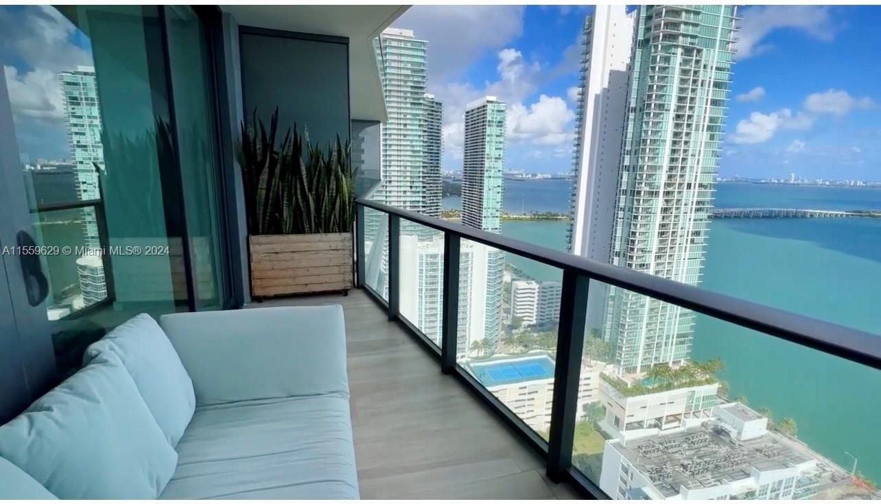 460 NE 28th St 3405, Miami, Florida 33137, 2 Bedrooms Bedrooms, ,2 BathroomsBathrooms,Residentiallease,For Rent,460 NE 28th St 3405,A11559629