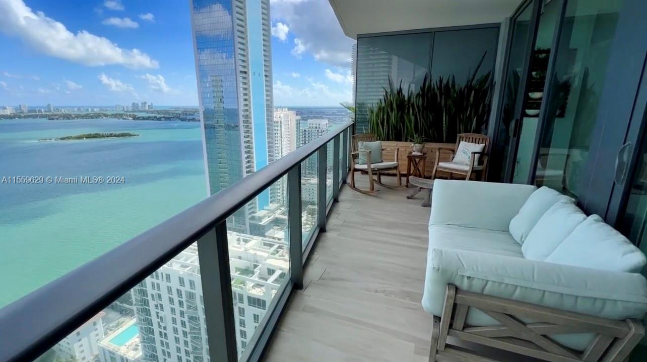 460 NE 28th St 3405, Miami, Florida 33137, 2 Bedrooms Bedrooms, ,2 BathroomsBathrooms,Residentiallease,For Rent,460 NE 28th St 3405,A11559629