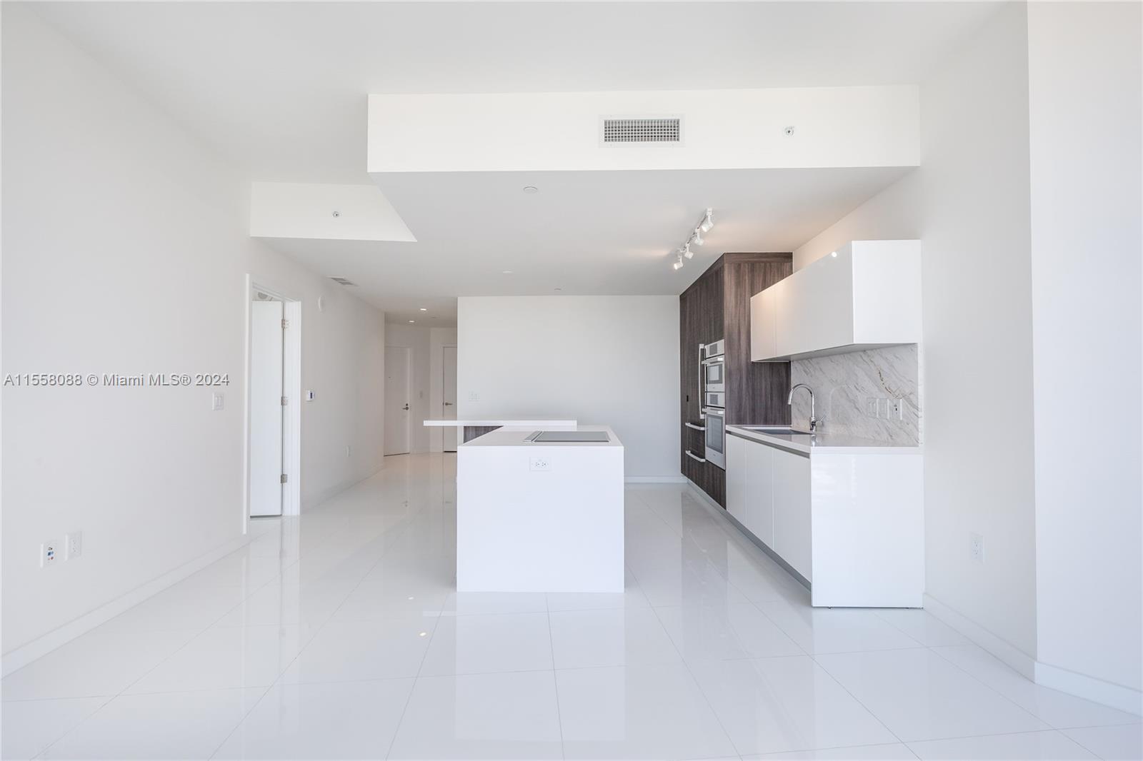 851 NE 1st Ave 3410, Miami, Florida 33132, 1 Bedroom Bedrooms, ,2 BathroomsBathrooms,Residentiallease,For Rent,851 NE 1st Ave 3410,A11558088