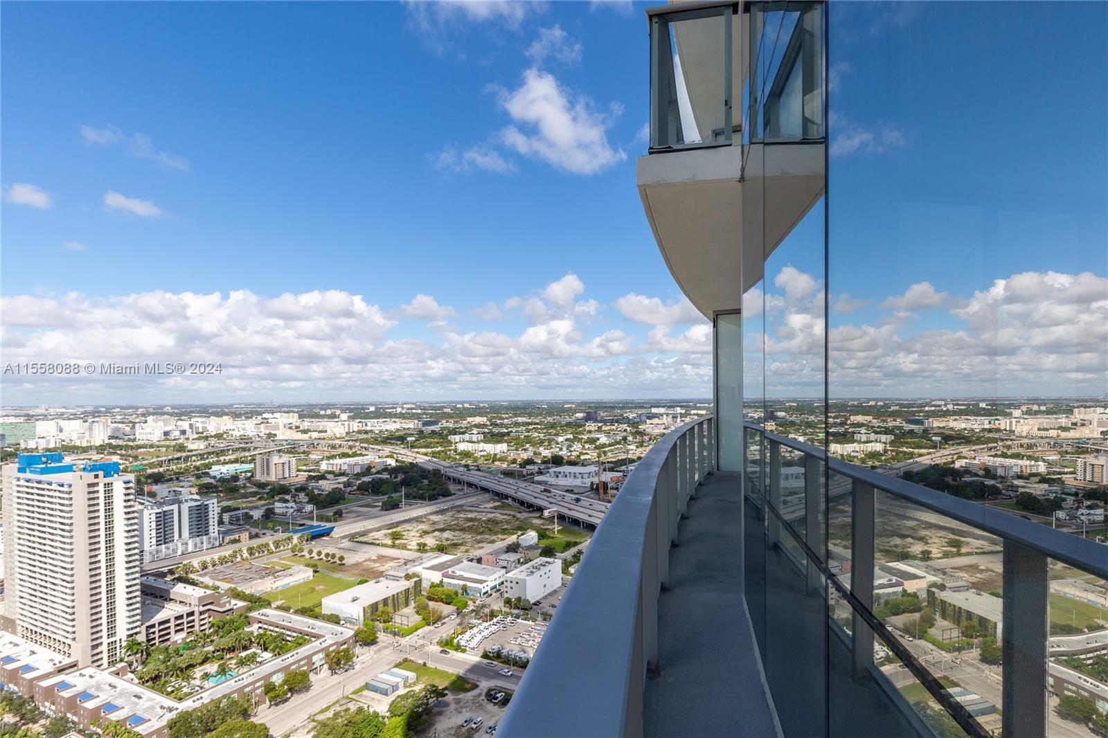 851 NE 1st Ave 3410, Miami, Florida 33132, 1 Bedroom Bedrooms, ,2 BathroomsBathrooms,Residentiallease,For Rent,851 NE 1st Ave 3410,A11558088