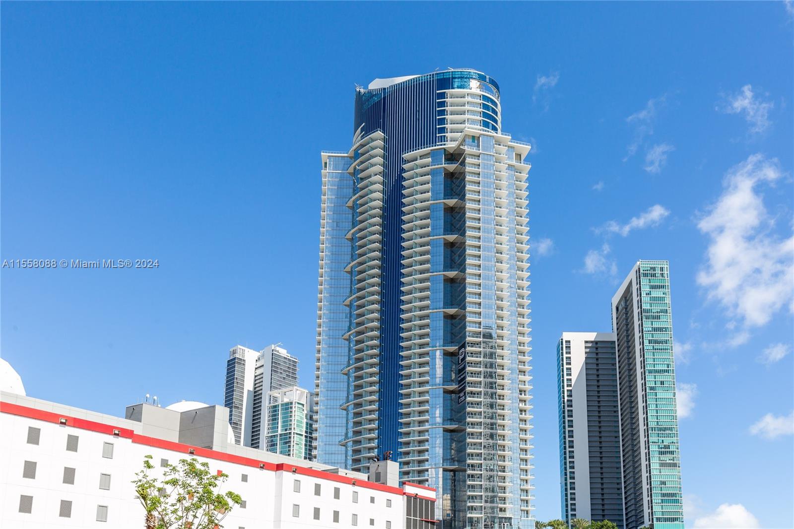 851 NE 1st Ave 3410, Miami, Florida 33132, 1 Bedroom Bedrooms, ,2 BathroomsBathrooms,Residentiallease,For Rent,851 NE 1st Ave 3410,A11558088