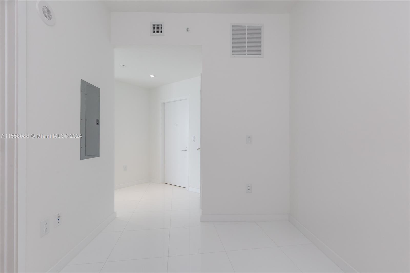 851 NE 1st Ave 3410, Miami, Florida 33132, 1 Bedroom Bedrooms, ,2 BathroomsBathrooms,Residentiallease,For Rent,851 NE 1st Ave 3410,A11558088