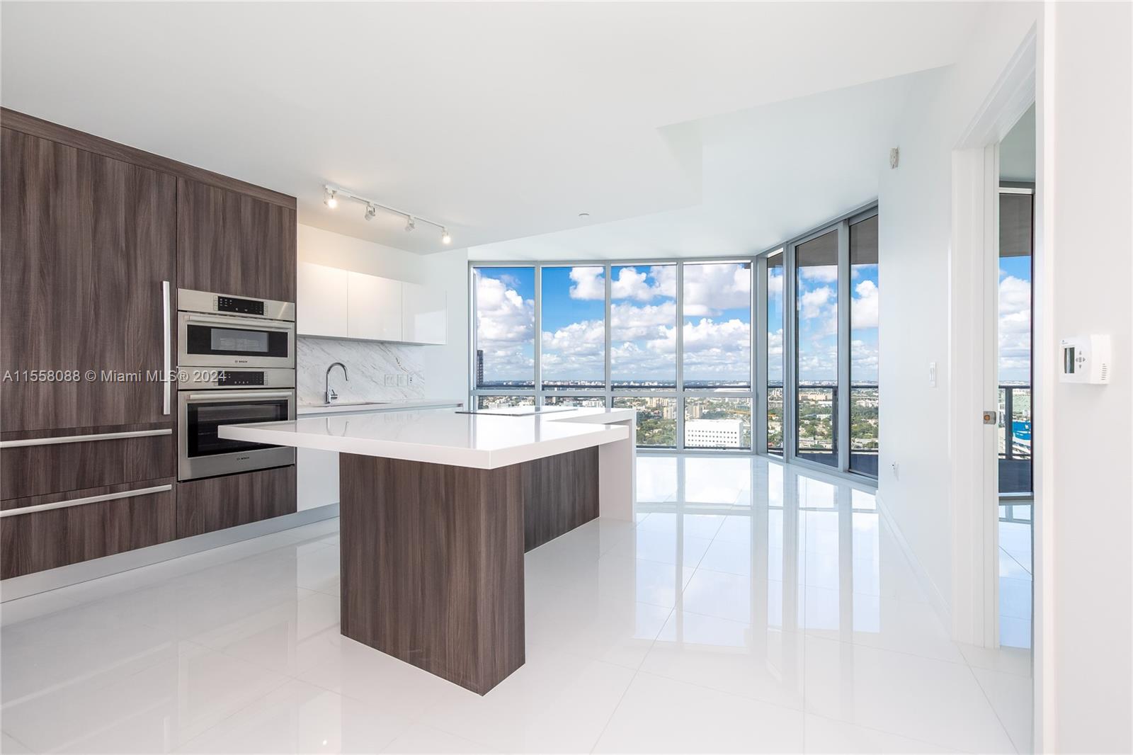 851 NE 1st Ave 3410, Miami, Florida 33132, 1 Bedroom Bedrooms, ,2 BathroomsBathrooms,Residentiallease,For Rent,851 NE 1st Ave 3410,A11558088