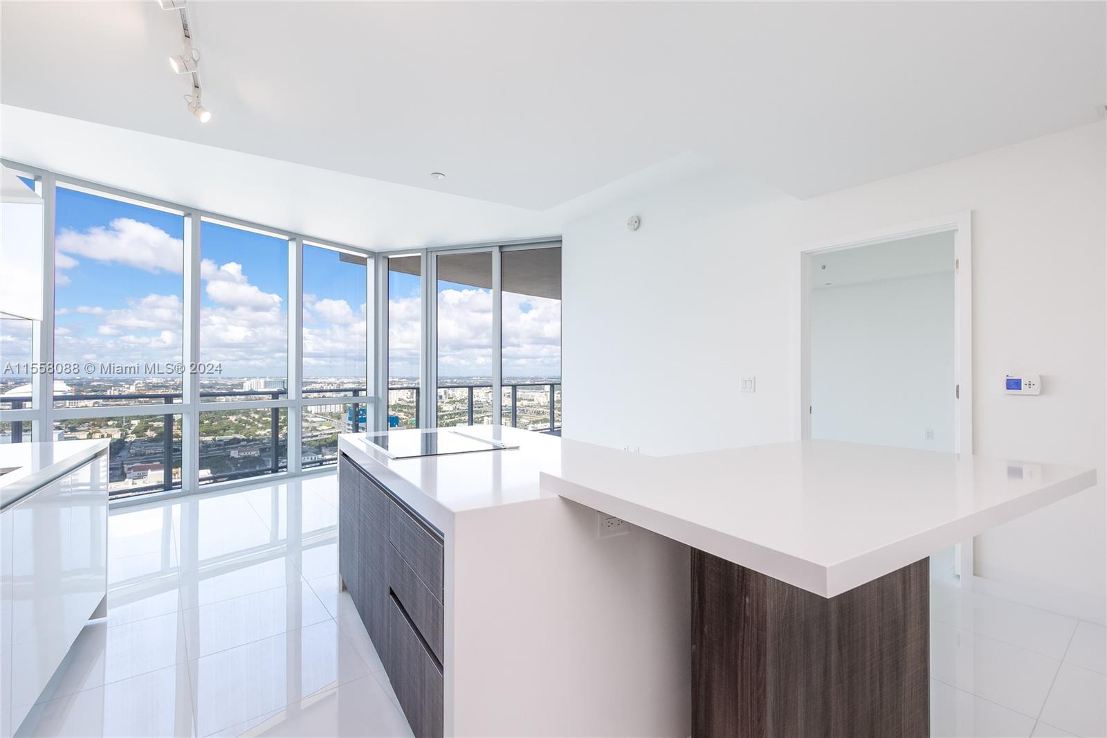 851 NE 1st Ave 3410, Miami, Florida 33132, 1 Bedroom Bedrooms, ,2 BathroomsBathrooms,Residentiallease,For Rent,851 NE 1st Ave 3410,A11558088