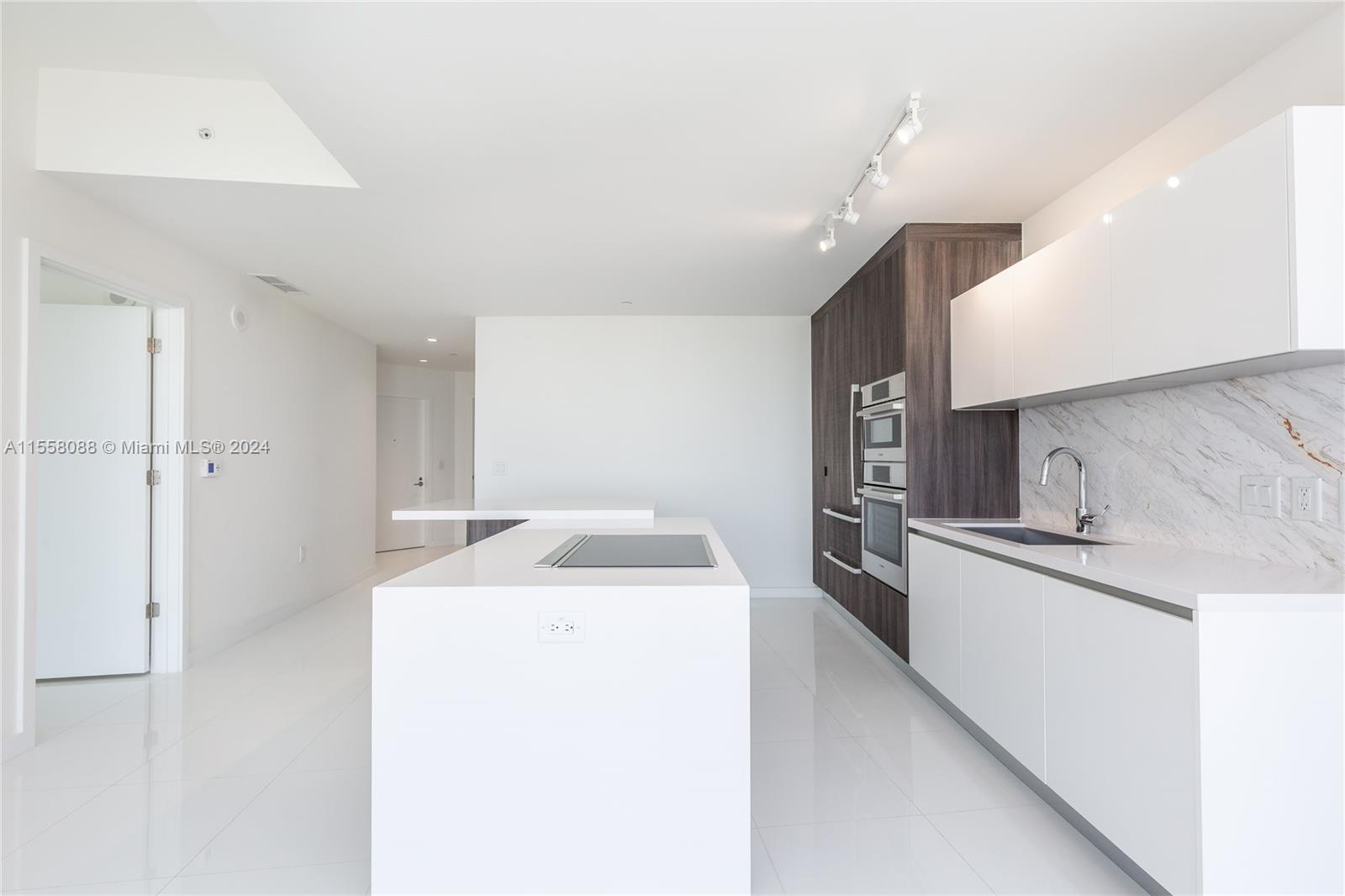 851 NE 1st Ave 3410, Miami, Florida 33132, 1 Bedroom Bedrooms, ,2 BathroomsBathrooms,Residentiallease,For Rent,851 NE 1st Ave 3410,A11558088