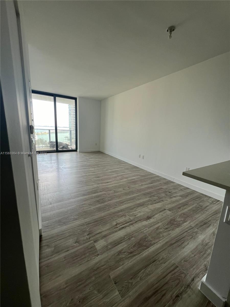 Apartamento à Venda em Miami, FL