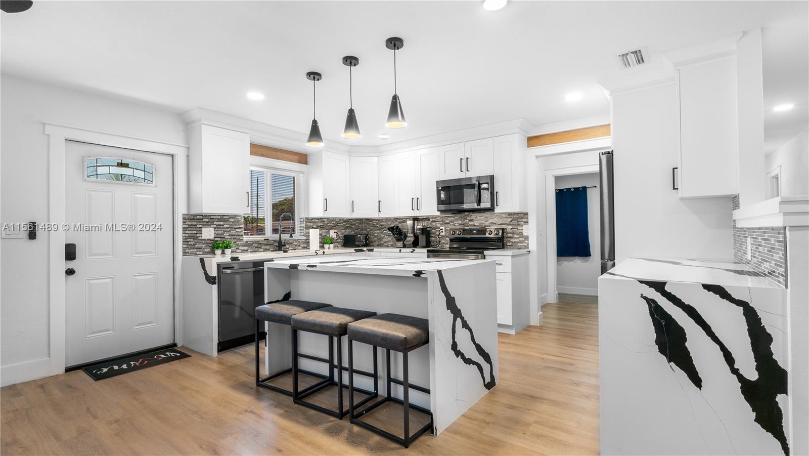 226 NW 6th Ave, Dania Beach, Florida 33004, 3 Bedrooms Bedrooms, 2 Rooms Rooms,3 BathroomsBathrooms,Residential,For Sale,226 NW 6th Ave,A11561489