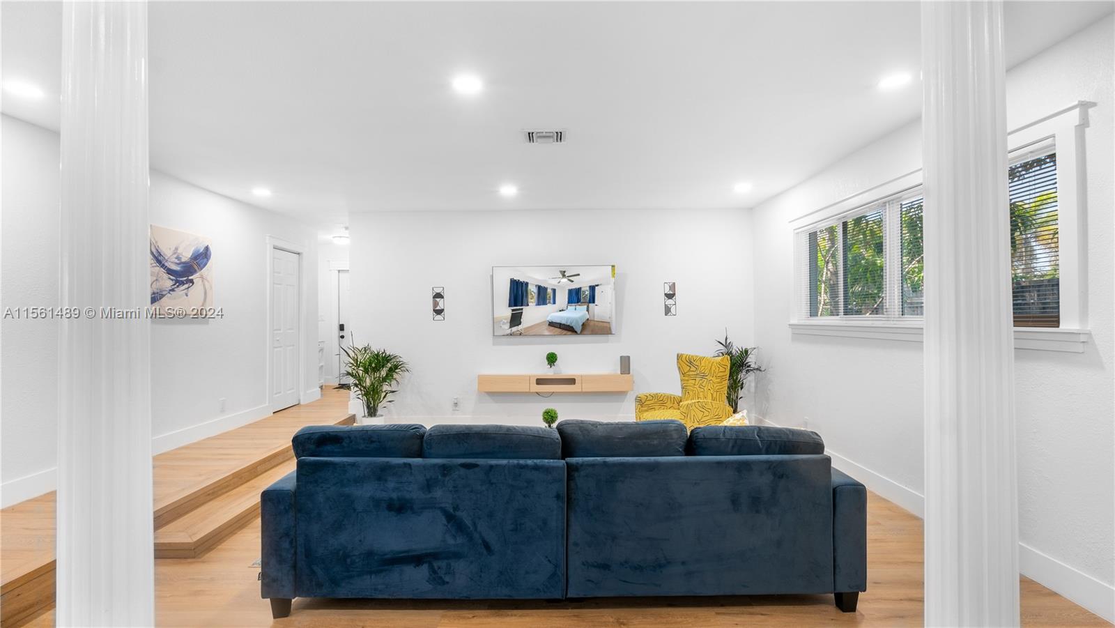 226 NW 6th Ave, Dania Beach, Florida 33004, 3 Bedrooms Bedrooms, 2 Rooms Rooms,3 BathroomsBathrooms,Residential,For Sale,226 NW 6th Ave,A11561489