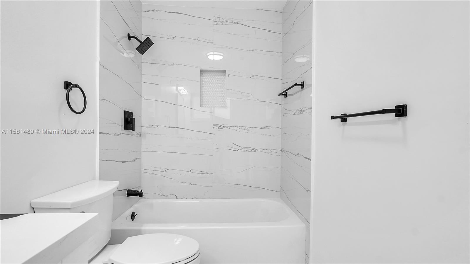 226 NW 6th Ave, Dania Beach, Florida 33004, 3 Bedrooms Bedrooms, 2 Rooms Rooms,3 BathroomsBathrooms,Residential,For Sale,226 NW 6th Ave,A11561489