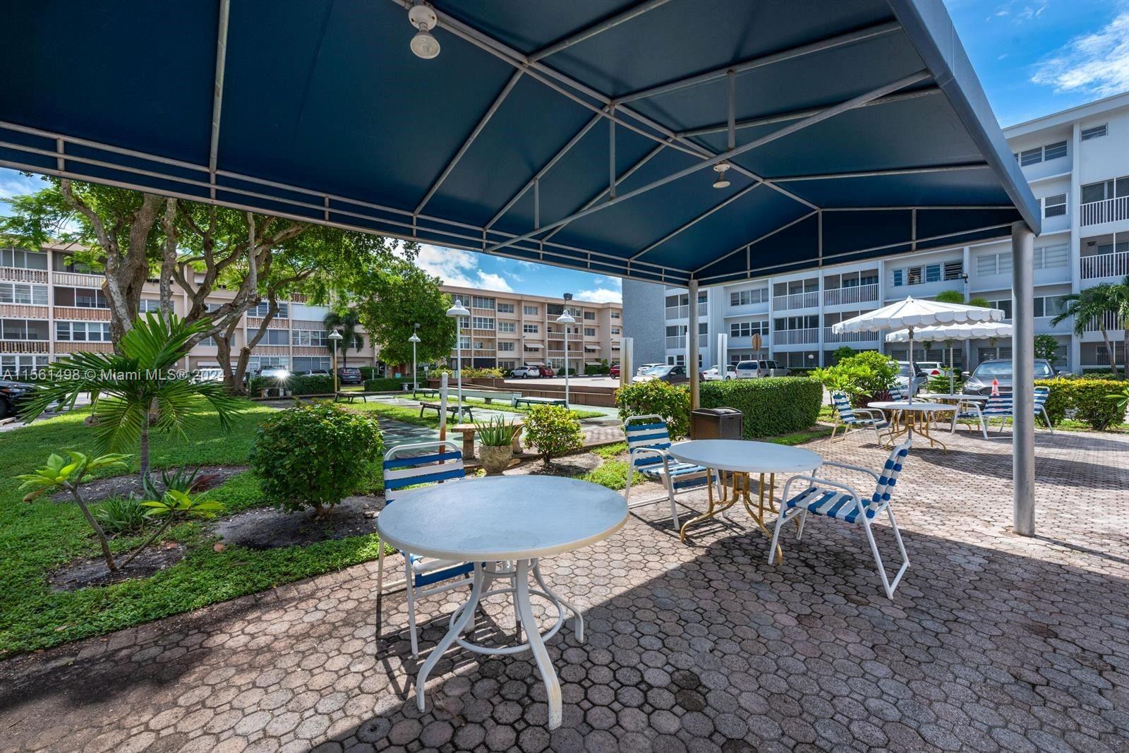 410 SE 2nd St 210, Hallandale Beach, Florida 33009, 1 Bedroom Bedrooms, ,1 BathroomBathrooms,Residential,For Sale,410 SE 2nd St 210,A11561498