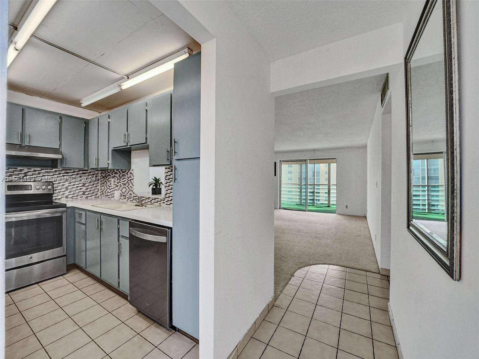 311 SE 3rd St 404, Dania Beach, Florida 33004, 2 Bedrooms Bedrooms, ,2 BathroomsBathrooms,Residential,For Sale,311 SE 3rd St 404,A11561499