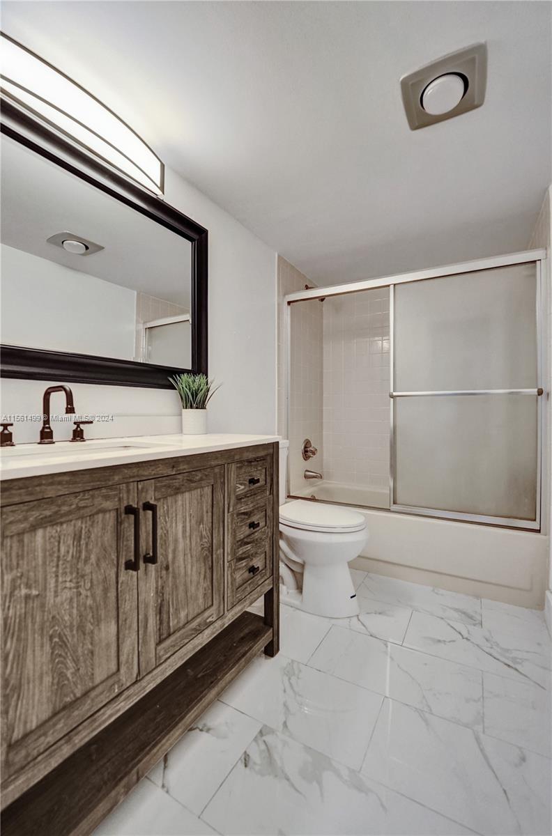 311 SE 3rd St 404, Dania Beach, Florida 33004, 2 Bedrooms Bedrooms, ,2 BathroomsBathrooms,Residential,For Sale,311 SE 3rd St 404,A11561499