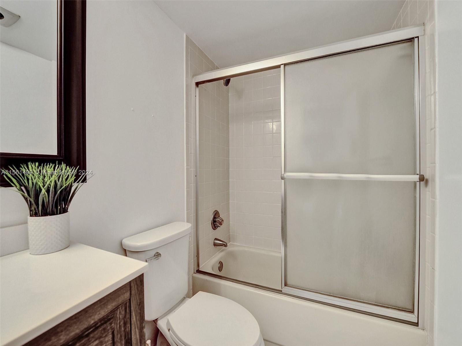 311 SE 3rd St 404, Dania Beach, Florida 33004, 2 Bedrooms Bedrooms, ,2 BathroomsBathrooms,Residential,For Sale,311 SE 3rd St 404,A11561499