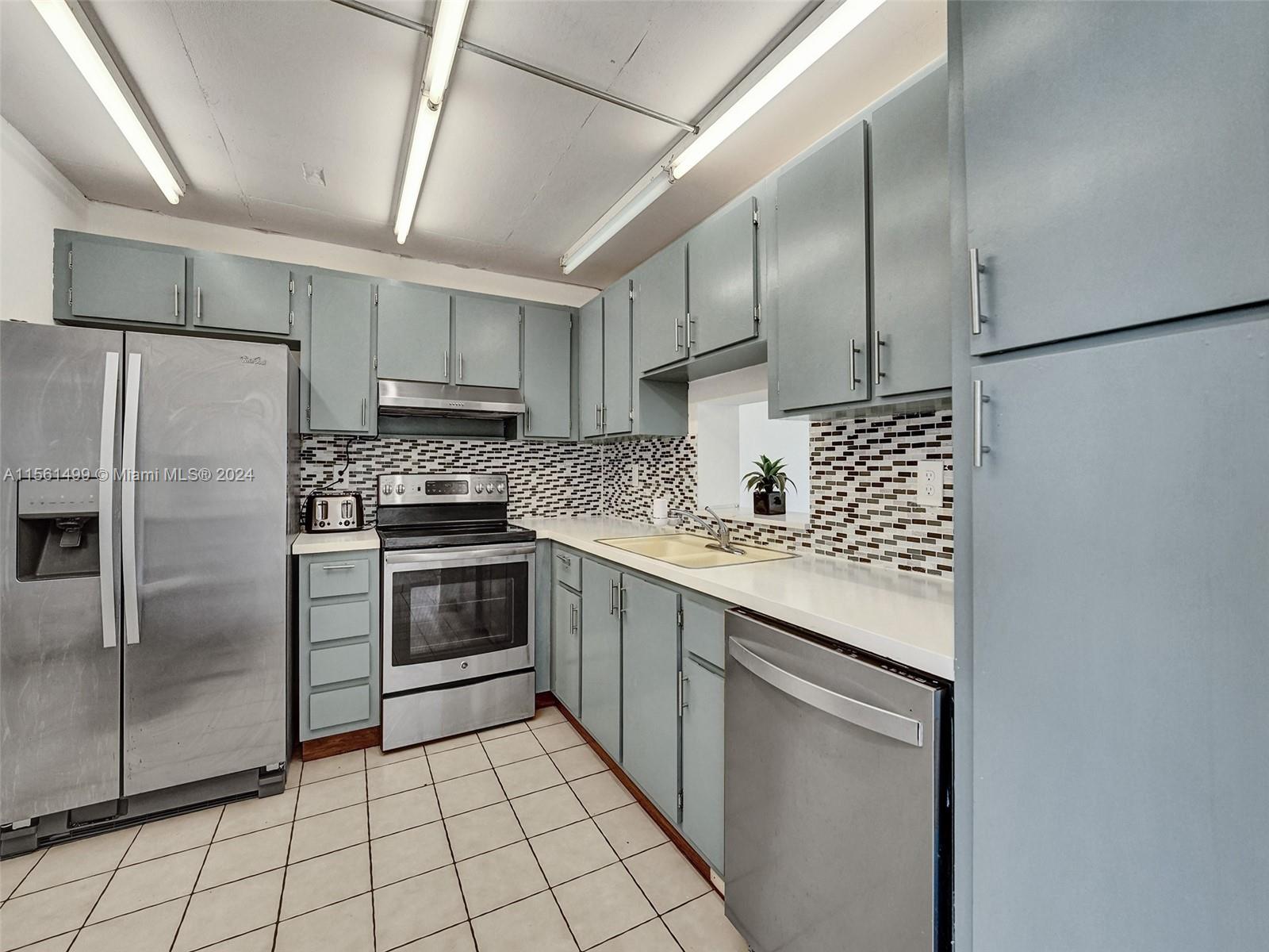 311 SE 3rd St 404, Dania Beach, Florida 33004, 2 Bedrooms Bedrooms, ,2 BathroomsBathrooms,Residential,For Sale,311 SE 3rd St 404,A11561499