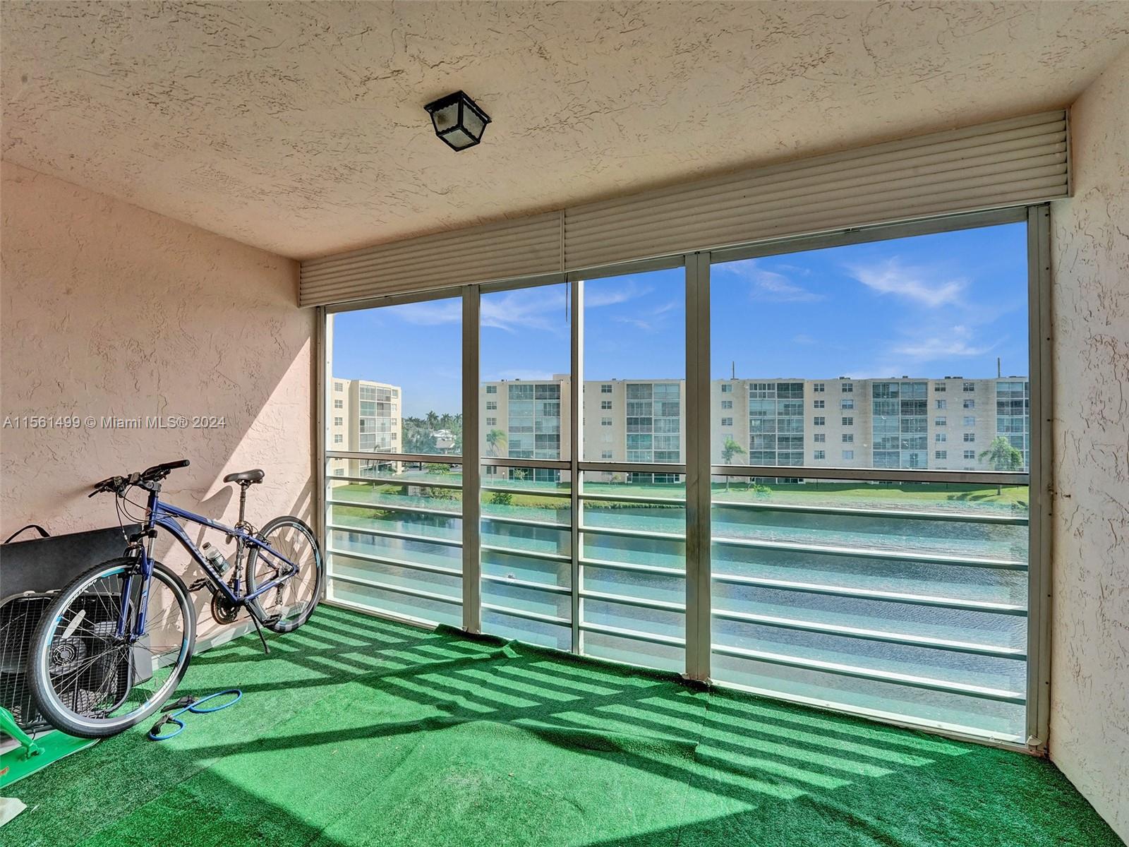 311 SE 3rd St 404, Dania Beach, Florida 33004, 2 Bedrooms Bedrooms, ,2 BathroomsBathrooms,Residential,For Sale,311 SE 3rd St 404,A11561499