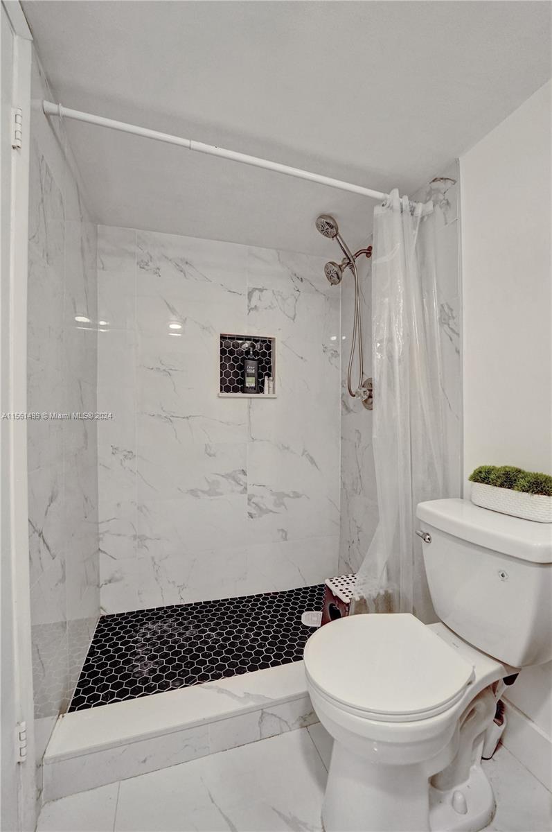 311 SE 3rd St 404, Dania Beach, Florida 33004, 2 Bedrooms Bedrooms, ,2 BathroomsBathrooms,Residential,For Sale,311 SE 3rd St 404,A11561499