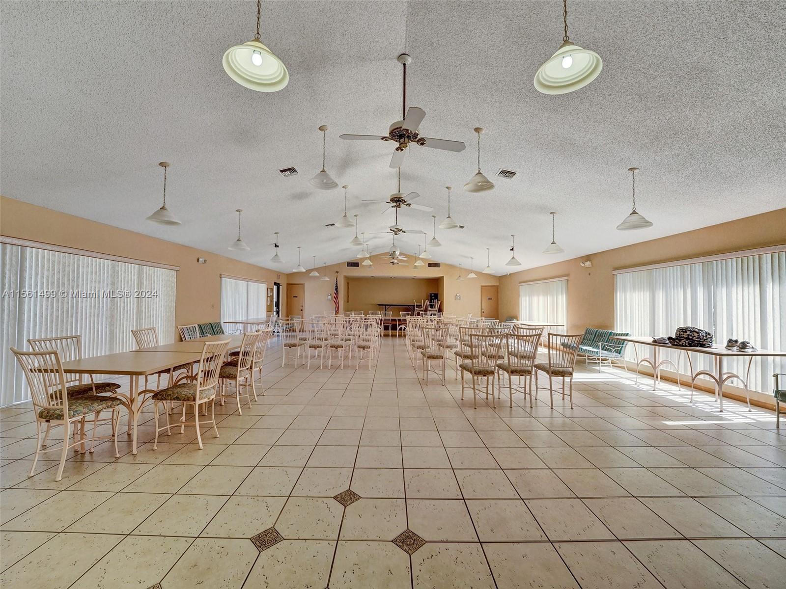 311 SE 3rd St 404, Dania Beach, Florida 33004, 2 Bedrooms Bedrooms, ,2 BathroomsBathrooms,Residential,For Sale,311 SE 3rd St 404,A11561499