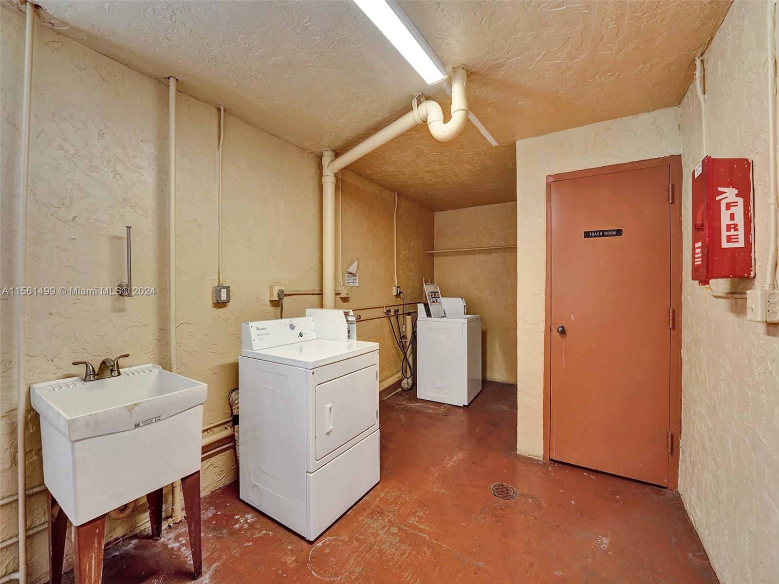 311 SE 3rd St 404, Dania Beach, Florida 33004, 2 Bedrooms Bedrooms, ,2 BathroomsBathrooms,Residential,For Sale,311 SE 3rd St 404,A11561499