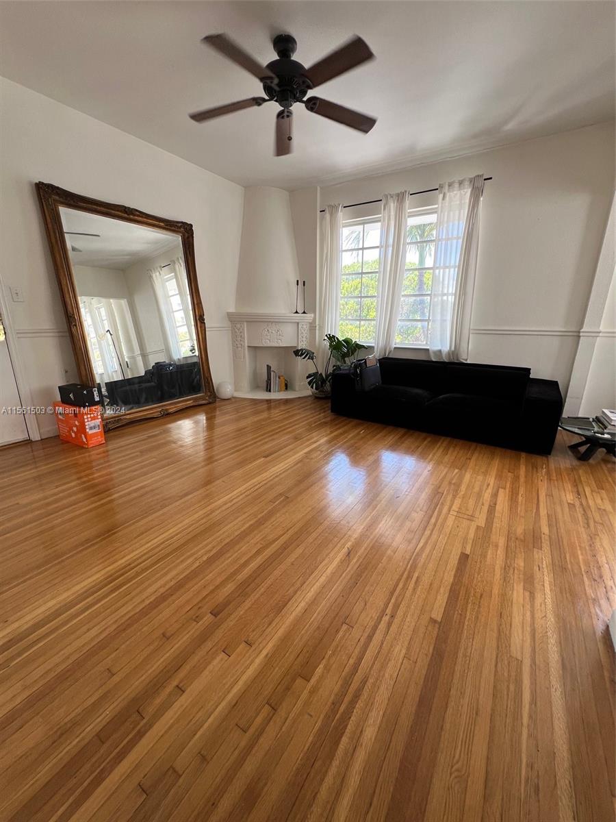 610 8th St 205, Miami Beach, Florida 33139, 1 Bedroom Bedrooms, ,1 BathroomBathrooms,Residential,For Sale,610 8th St 205,A11561503
