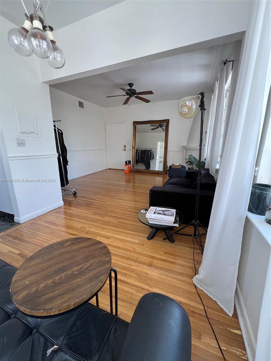 610 8th St 205, Miami Beach, Florida 33139, 1 Bedroom Bedrooms, ,1 BathroomBathrooms,Residential,For Sale,610 8th St 205,A11561503